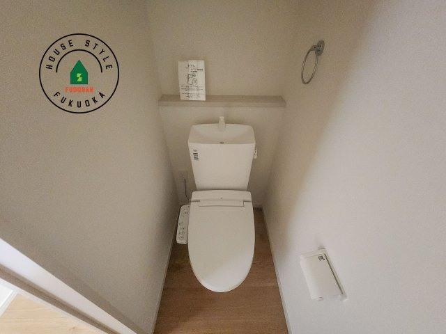 糸島市志摩師吉第8-3棟(2号棟)のトイレ|温水洗浄便座を完備しております。2ヶ所にトイレがあるのは朝の慌ただしい時間も安心です。