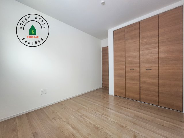 糸島市志摩師吉第8-3棟(2号棟)の洋室|落ち着いた色調の洋室です。