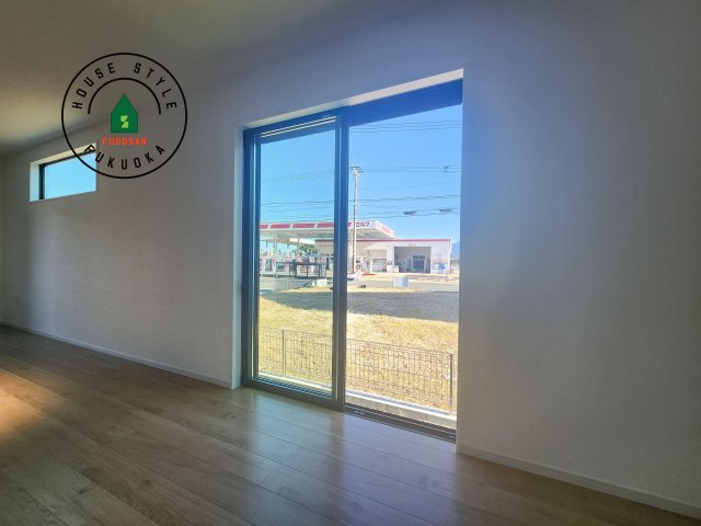 糸島市志摩師吉第8-3棟(2号棟)の展望|窓から緑が見える物件も魅力的です。