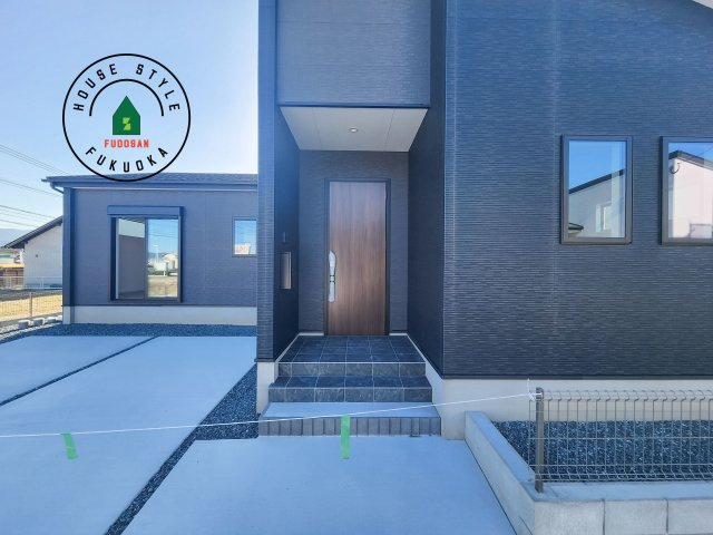 糸島市志摩師吉第8-3棟(2号棟)の玄関|おでかけの時も帰った時も、「我が家」を最初に感じでもらえる素敵な空間に。