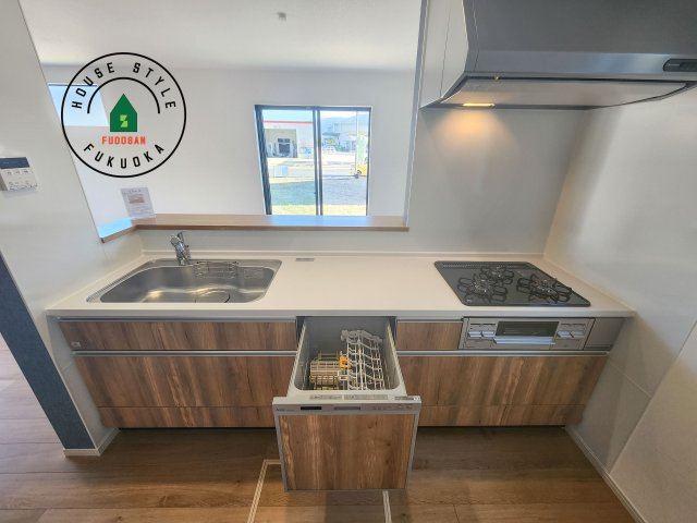 糸島市志摩師吉第8-3棟(2号棟)のキッチン|キッチン。グリル・食器洗い乾燥機・浄水器も完備。