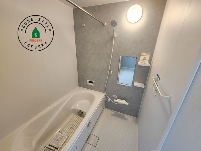 糸島市志摩師吉第8-3棟(6号棟)の浴室|1日の疲れを癒してくれる広々バスルーム。雨の日のお洗濯にも大活躍な浴室乾燥機付です！