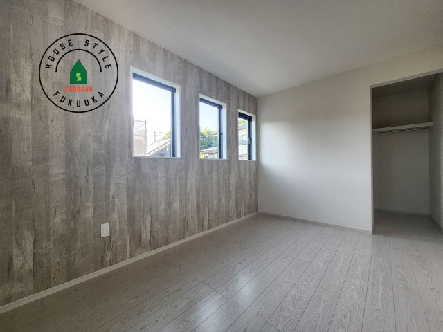 糸島市志摩師吉第8-3棟(6号棟)の寝室|主寝室には収納力に優れたクローゼットがありますので、お部屋もすっきり片付きます。