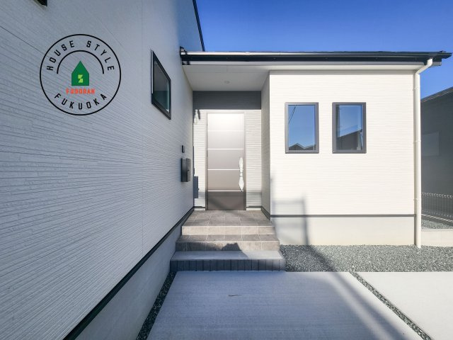 糸島市志摩師吉第8-3棟(6号棟)の玄関|おでかけの時も帰った時も、「我が家」を最初に感じでもらえる素敵な空間に。