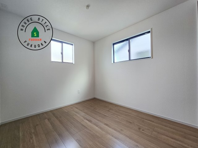 福岡市早良区有田5丁目第1-3棟(1号棟)の内観：施工例|落ち着いた色調の洋室です。