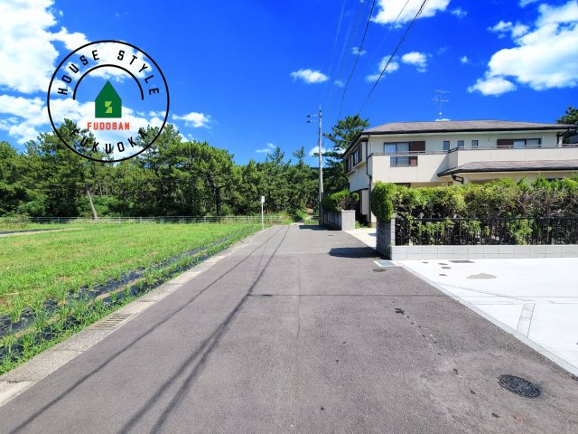 福岡市西区今津第10-3棟（2号棟）の前面道路含む現地写真|前面道路です。