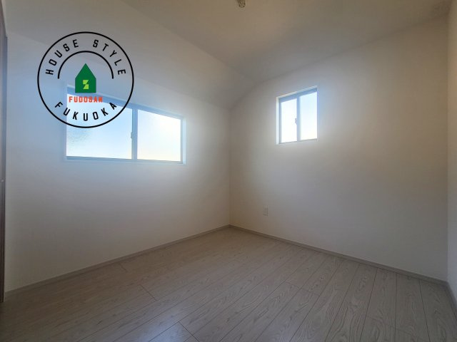 福岡市南区大平寺2丁目第4-3棟（3号棟）の洋室|採光良好な洋室は全居室、複層ガラスの遮熱効果と断熱効果で、一年中快適に過ごせます。