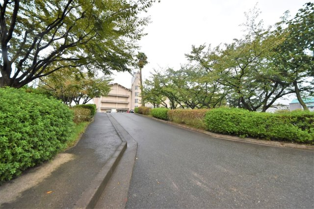 福岡市南区寺塚1丁目第1-3棟（1号棟）の周辺|野間中学校