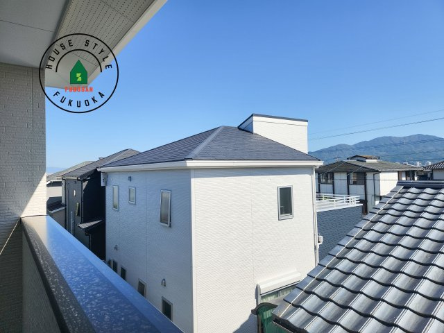 福岡市西区野方3丁目第5-2棟(1号棟)の展望|窓から緑が見える物件も魅力的です。