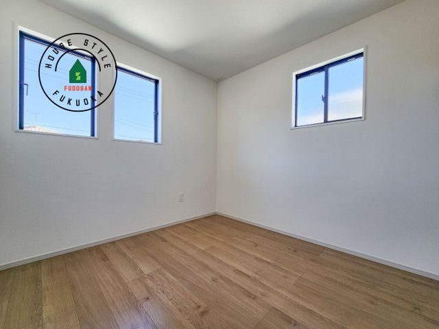 福岡市西区野方3丁目第5-2棟(2号棟)の洋室|落ち着いた色調の洋室です。