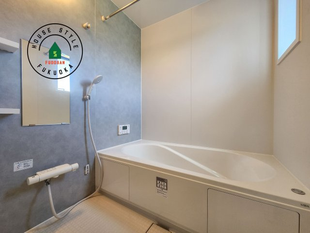 糟屋郡宇美町平和2丁目第4-1棟（1号棟）の浴室|1日の疲れを癒してくれる広々バスルーム。雨の日のお洗濯にも大活躍な浴室乾燥機付です！