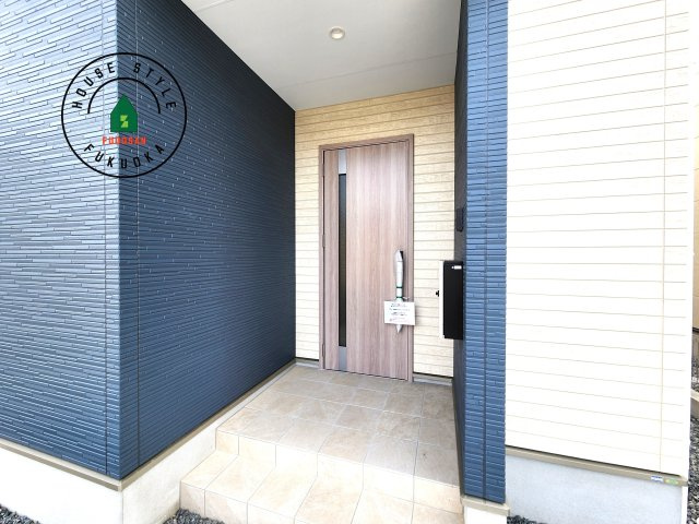 大野城市牛頸3丁目第1-2棟（1号棟）の玄関|おでかけの時も帰った時も、「我が家」を最初に感じでもらえる素敵な空間に。