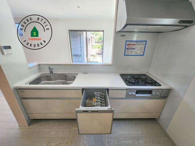 大野城市牛頸3丁目第1-2棟（1号棟）のキッチン|キッチン。グリル・食器洗い乾燥機・浄水器も完備。