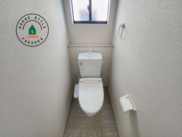 大野城市牛頸3丁目第1-2棟（2号棟）のトイレ|温水洗浄便座を完備しております。2ヶ所にトイレがあるのは朝の慌ただしい時間も安心です。