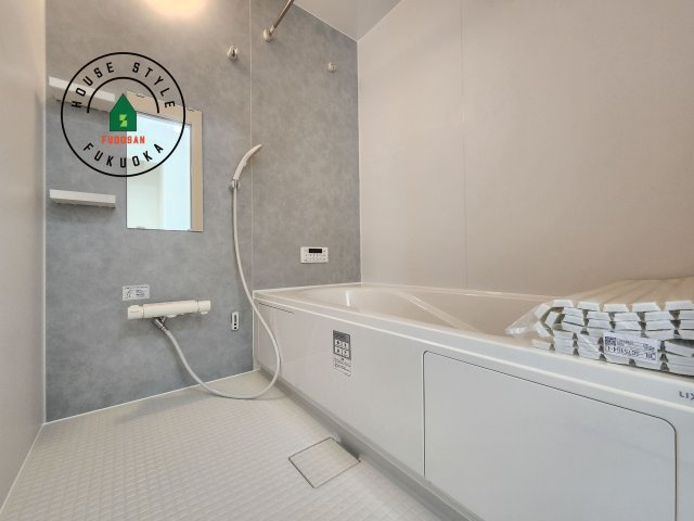 福岡市東区美和台4丁目第2-2棟（1号棟）の浴室|1日の疲れを癒してくれる広々バスルーム。雨の日のお洗濯にも大活躍な浴室乾燥機付です！