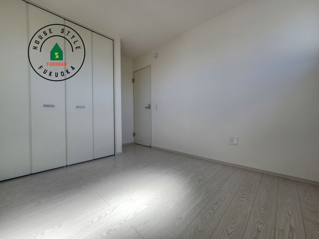 福岡市東区美和台4丁目第2-2棟（1号棟）の洋室|落ち着いた色調の洋室です。