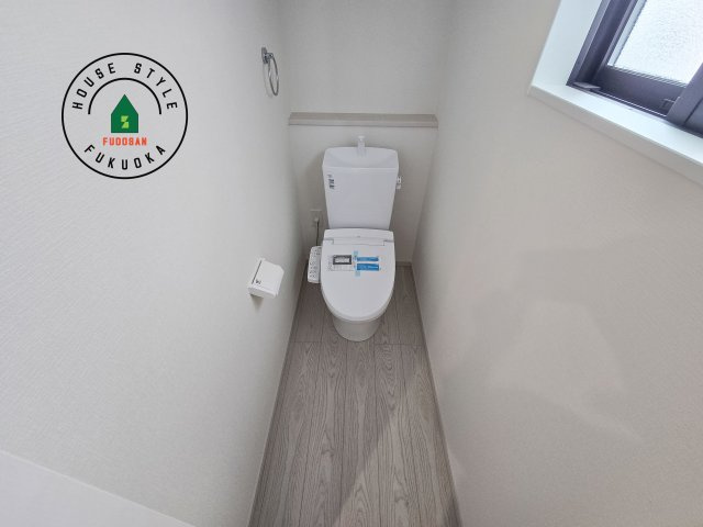 福岡市南区弥永2丁目第2-2棟（1号棟）のトイレ|温水洗浄便座を完備しております。2ヶ所にトイレがあるのは朝の慌ただしい時間も安心です。