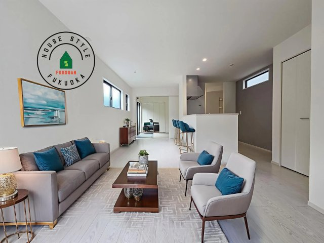 福岡市南区弥永2丁目第2-2棟（1号棟）の居間・リビング|明るく開放的なリビングダイニングは豊かな陽光が注ぎ込み、やすらぎの空間を演出してくれます。ご家族で楽しいひとときをお過ごし下さい。※家具はCGを合成したものです。