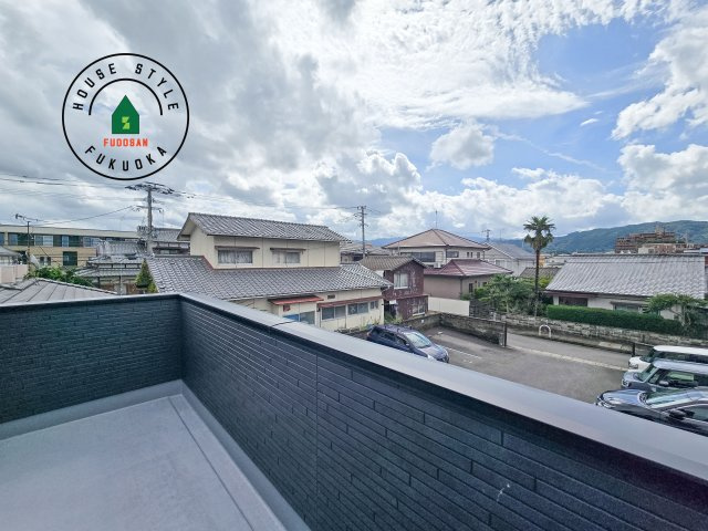 福岡市南区弥永2丁目第2-2棟（1号棟）の展望|窓から緑が見える物件も魅力的です。