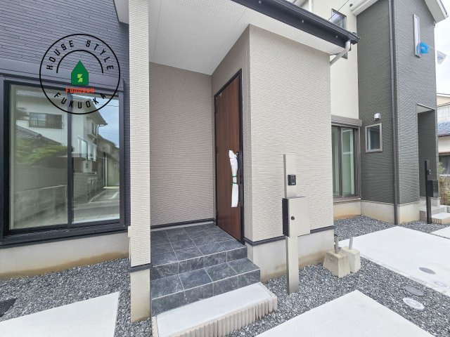 福岡市南区弥永2丁目第2-2棟（1号棟）の玄関|おでかけの時も帰った時も、「我が家」を最初に感じでもらえる素敵な空間に。