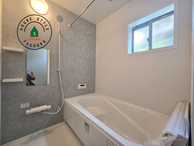 福岡市南区皿山4丁目第3-2棟（2号棟）の内観：施工例|1日の疲れを癒してくれる広々バスルーム。雨の日のお洗濯にも大活躍な浴室乾燥機付です！