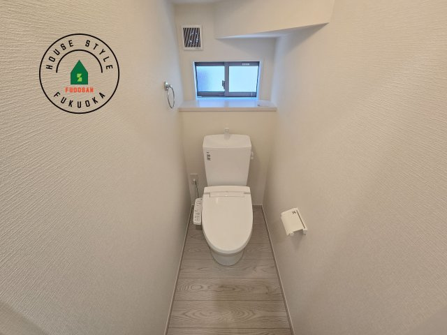 福岡市南区皿山4丁目第3-2棟（2号棟）の内観：施工例|温水洗浄便座を完備しております。2ヶ所にトイレがあるのは朝の慌ただしい時間も安心です。