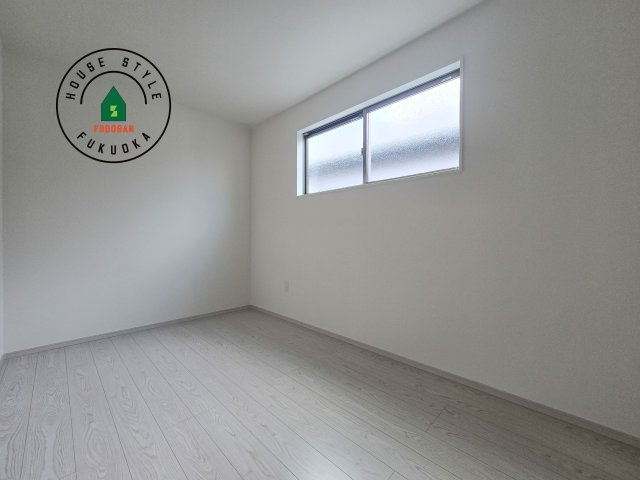 福岡市南区皿山4丁目第3-2棟（2号棟）の内観：施工例|落ち着いた色調の洋室です。