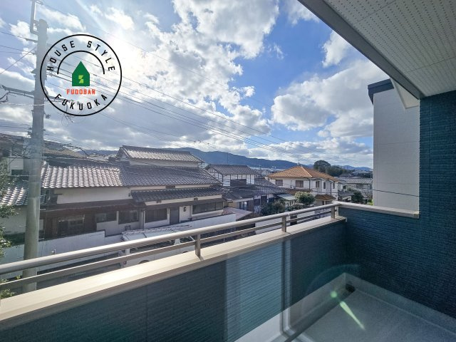 福岡市南区皿山4丁目第3-2棟（2号棟）の展望|窓から緑が見える物件も魅力的です。