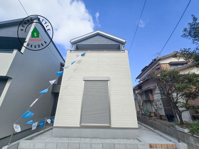 福岡市南区皿山4丁目第3-2棟（2号棟）の前面道路含む現地写真|見学の時間などお気軽にお問い合わせ下さい。