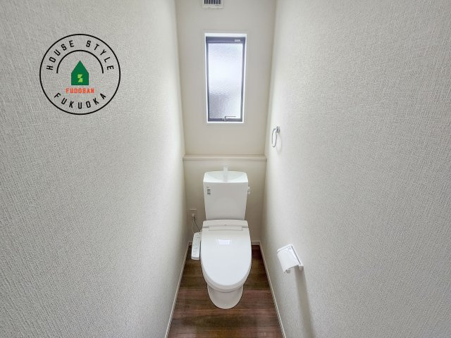 福岡市城南区友丘5丁目第1-1棟（1号棟）のトイレ|温水洗浄便座を完備しております。2ヶ所にトイレがあるのは朝の慌ただしい時間も安心です。