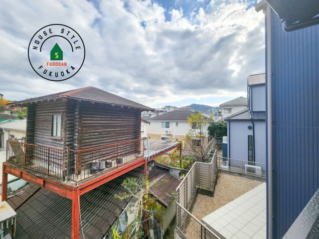 福岡市城南区友丘5丁目第1-1棟（1号棟）の展望|窓から緑が見える物件も魅力的です。