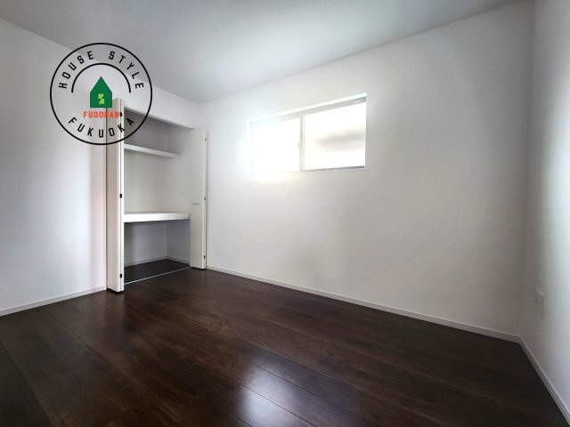 福岡市城南区堤1丁目第3-2棟（2号棟）の内観：施工例|落ち着いた色調の洋室です。