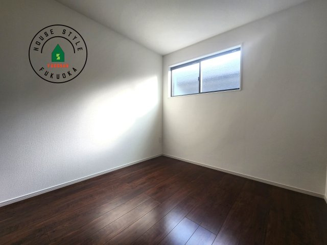 福岡市城南区堤1丁目第3-2棟（2号棟）の内観：施工例|柔らかい陽光が差し込む明るいお部屋を演出する設計。彩光の取れる窓が気持ちの良いお部屋を創り上げます。