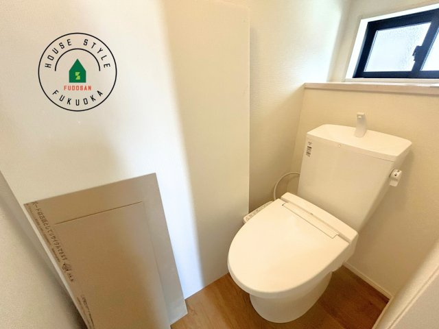 糸島市前原中央3丁目第1-3棟（1号棟）の内観：施工例|温水洗浄便座を完備しております。2ヶ所にトイレがあるのは朝の慌ただしい時間も安心です。