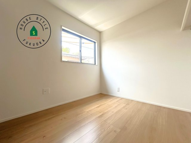 糸島市前原中央3丁目第1-3棟（1号棟）の内観：施工例|柔らかい陽光が差し込む明るいお部屋を演出する設計。彩光の取れる窓が気持ちの良いお部屋を創り上げます。