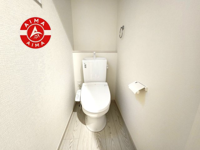 糸島市前原中央3丁目第1-3棟（2号棟）のトイレ|温水洗浄便座を完備しております。2ヶ所にトイレがあるのは朝の慌ただしい時間も安心です。