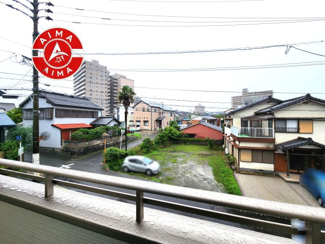 糸島市前原中央3丁目第1-3棟（2号棟）の展望|窓から緑が見える物件も魅力的です。