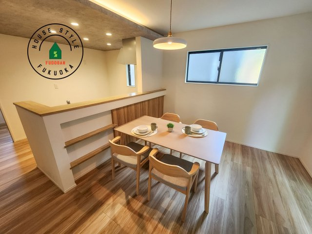 糟屋郡篠栗町中央6丁目第3-1棟（1号棟）のダイニング|キッチンから立ち込める香りが今日の料理を期待させます。