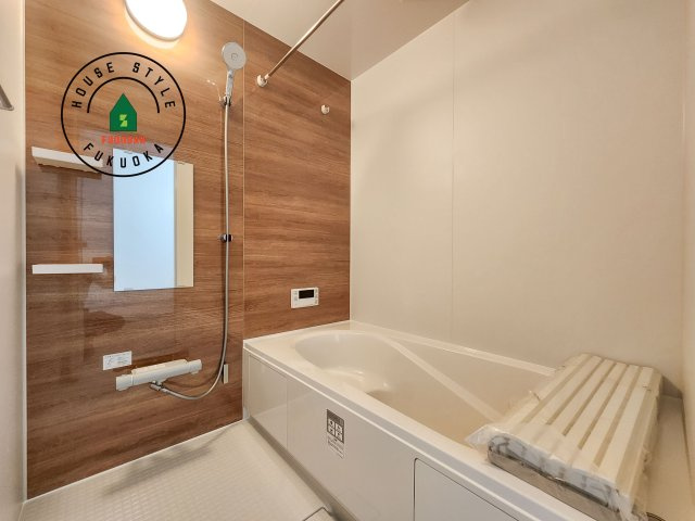 春日市弥生7丁目第1-3棟(1号棟)の浴室|1日の疲れを癒してくれる広々バスルーム。雨の日のお洗濯にも大活躍な浴室乾燥機付です！