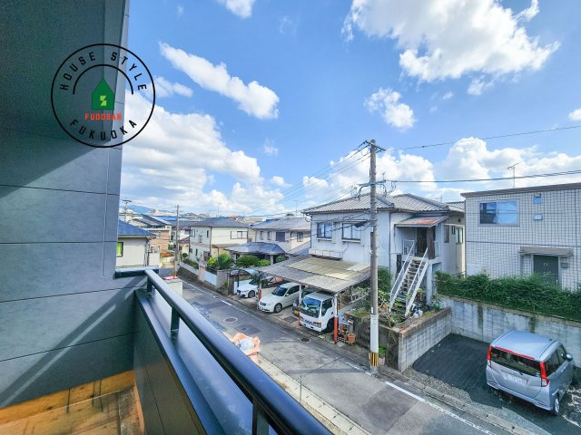 春日市弥生7丁目第1-3棟(1号棟)の展望|窓から緑が見える物件も魅力的です。