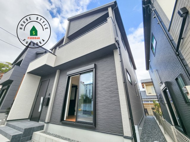 春日市弥生7丁目第1-3棟(2号棟)の外観|デザイン性のある外観です。