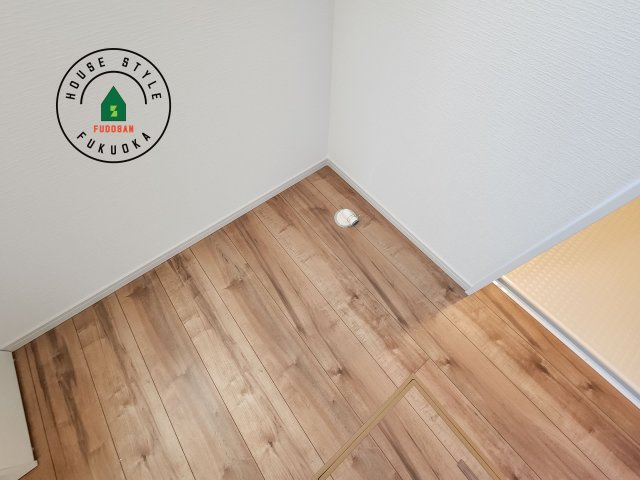 春日市弥生7丁目第1-3棟(2号棟)のランドリースペース|ランドリースペースとなります。広々して有効的にご使用できます。 