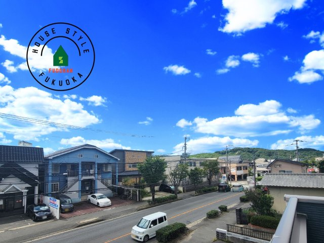 春日市松ヶ丘3丁目第1-2棟(1号棟)の展望|窓から緑が見える物件も魅力的です。