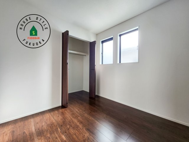 古賀市千鳥6丁目第1-2棟（2号棟）の内観：施工例|落ち着いた色調の洋室です。