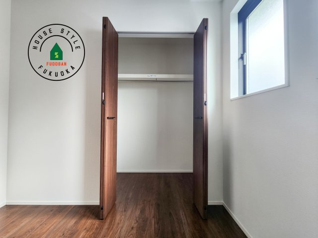古賀市千鳥6丁目第1-2棟（2号棟）の内観：施工例|大きなスペースがあり、収納には困りません。