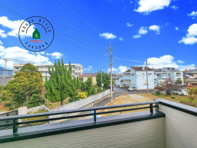 太宰府市通古賀5丁目第3-6棟(1号棟)の展望|窓から緑が見える物件も魅力的です。