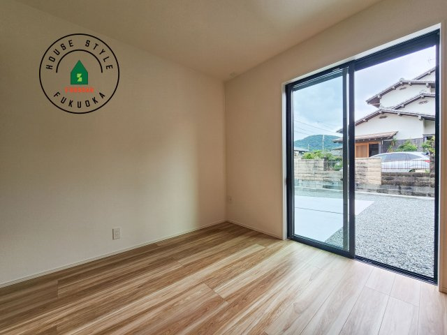 福津市津屋崎2丁目第3-2棟（1号棟）の洋室|明るい洋室です。