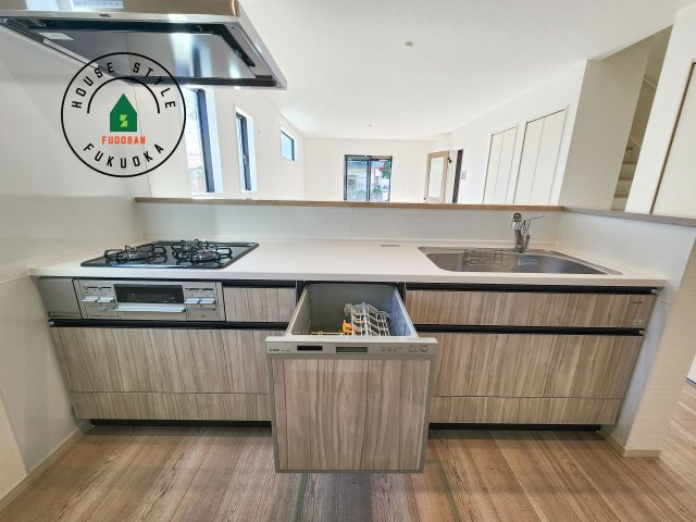 福岡市城南区友丘6丁目第3-4棟（1号棟）のキッチン|キッチン。グリル・食器洗い乾燥機・浄水器も完備。