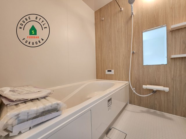 福岡市城南区友丘6丁目第3-4棟（2号棟）の浴室|1日の疲れを癒してくれる広々バスルーム。雨の日のお洗濯にも大活躍な浴室乾燥機付です！