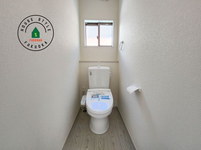福岡市城南区友丘6丁目第3-4棟（2号棟）のトイレ|温水洗浄便座を完備しております。2ヶ所にトイレがあるのは朝の慌ただしい時間も安心です。